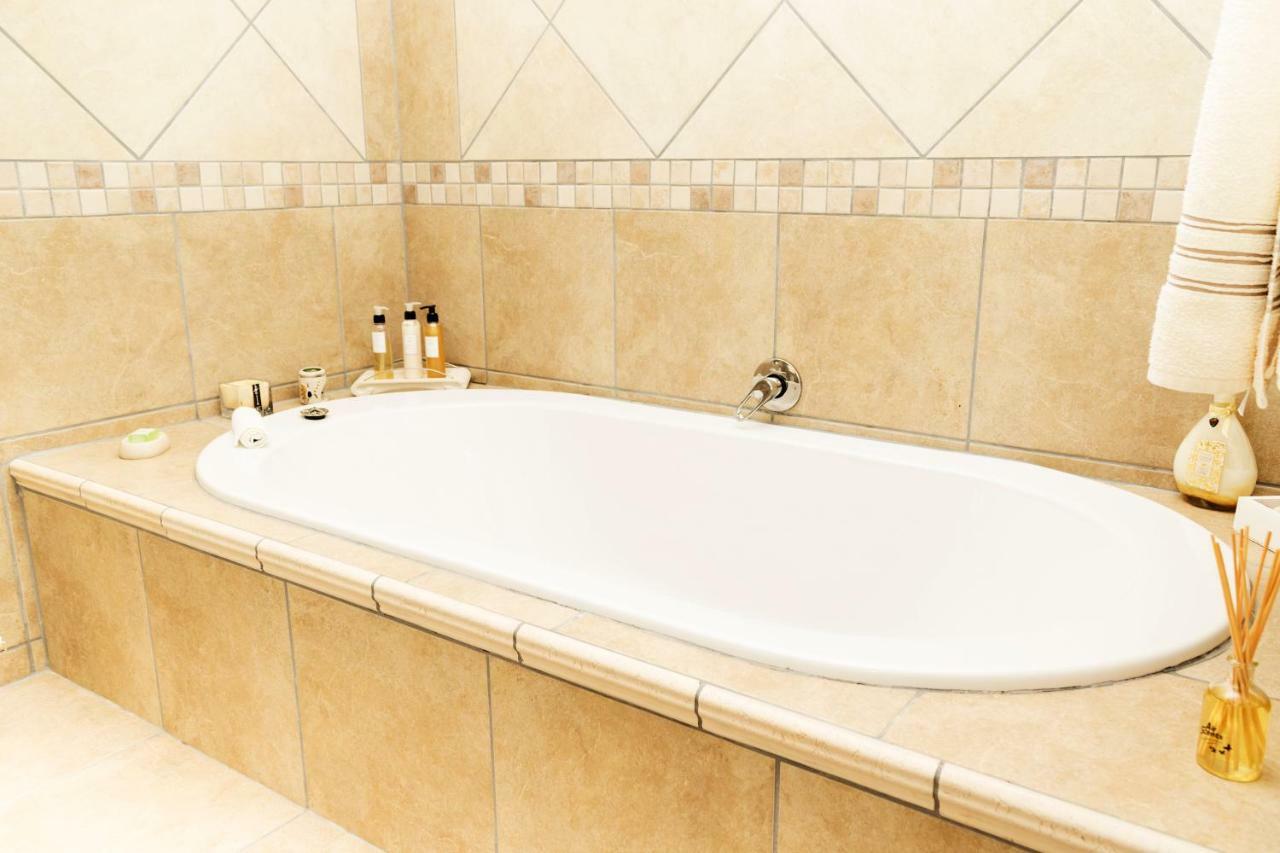 Settle Inn Self Catering Accommodation Колчестър Екстериор снимка