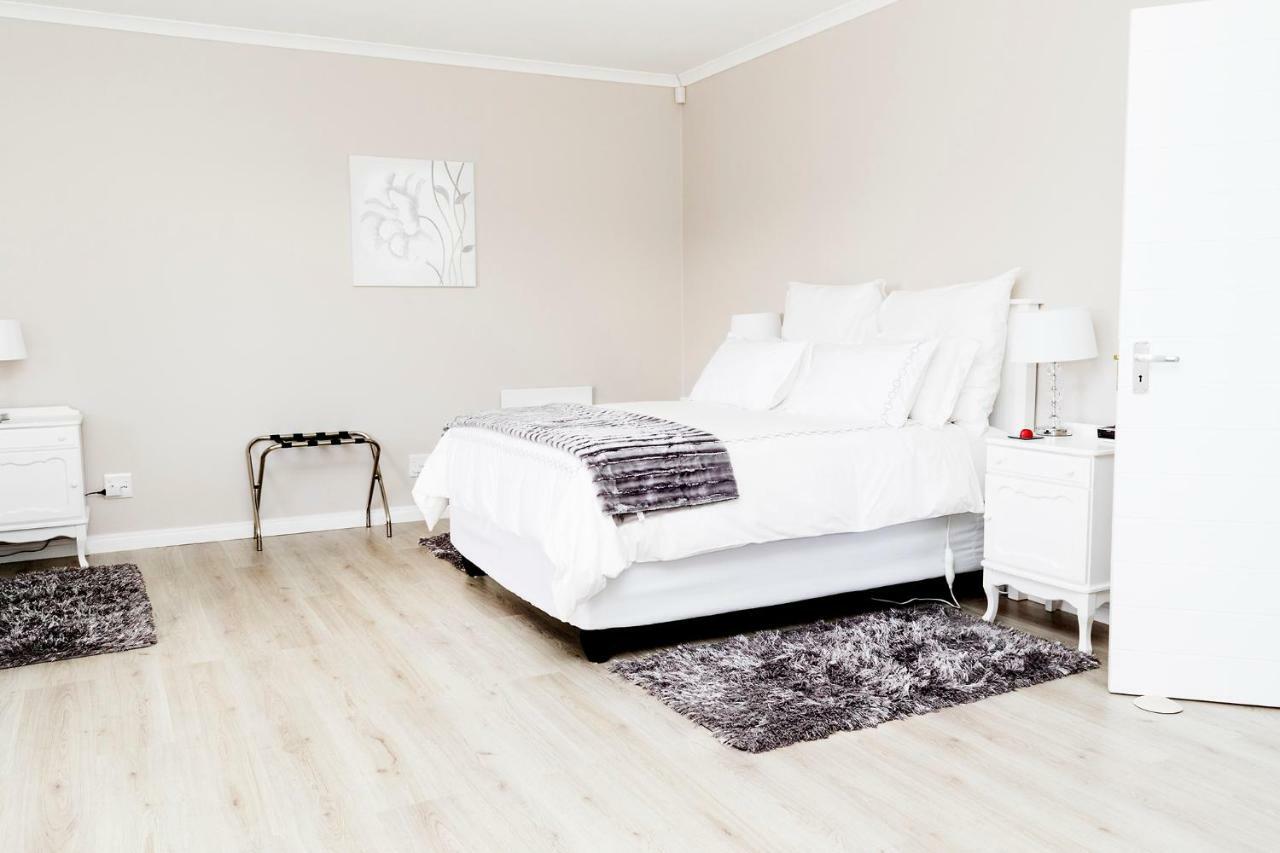 Settle Inn Self Catering Accommodation Колчестър Екстериор снимка