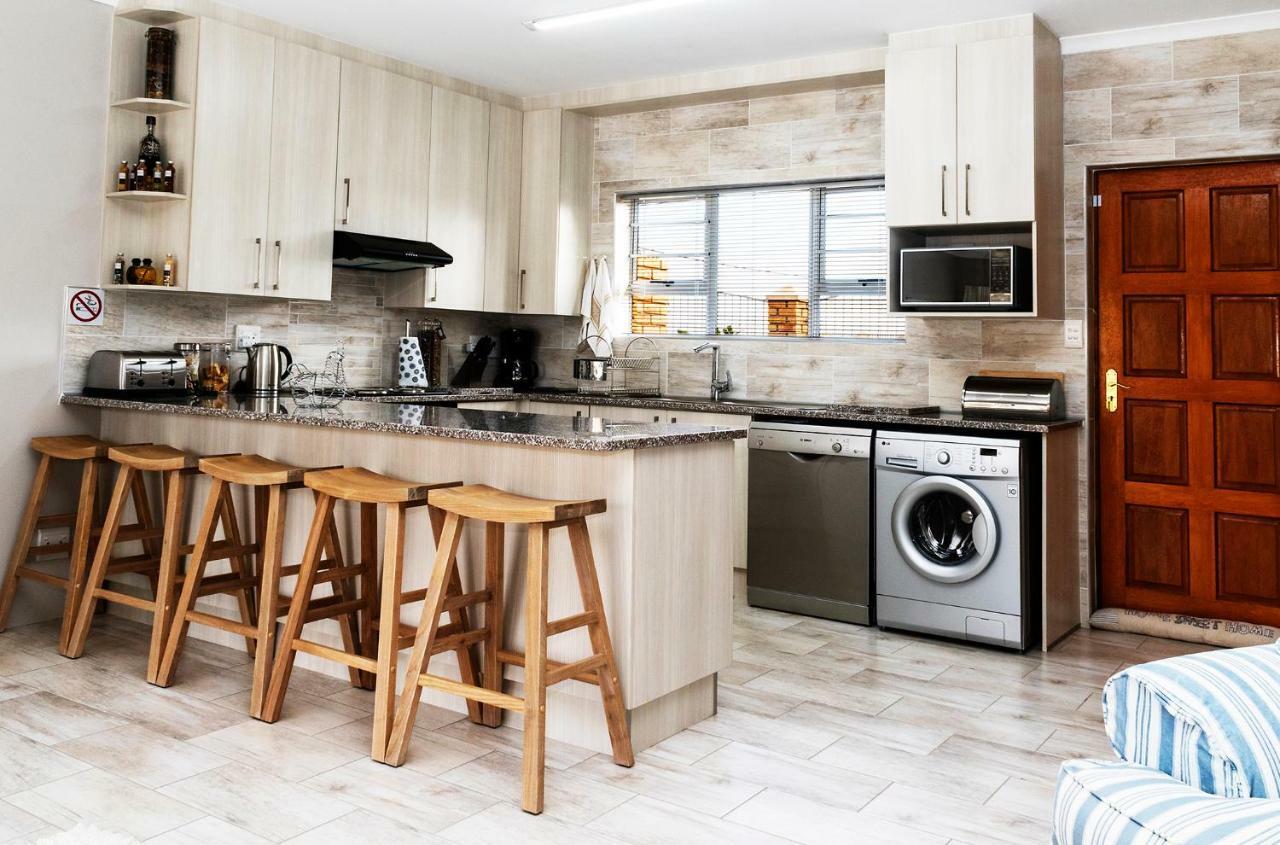Settle Inn Self Catering Accommodation Колчестър Екстериор снимка